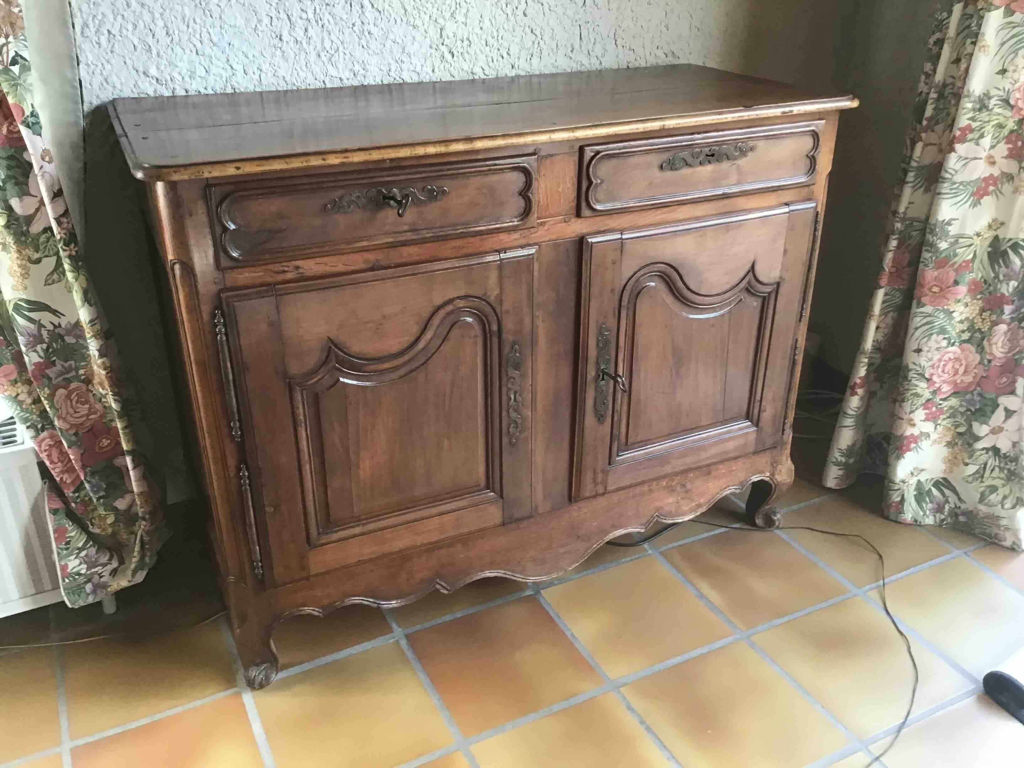 Low cherry buffet, 18th century, excellent condition.