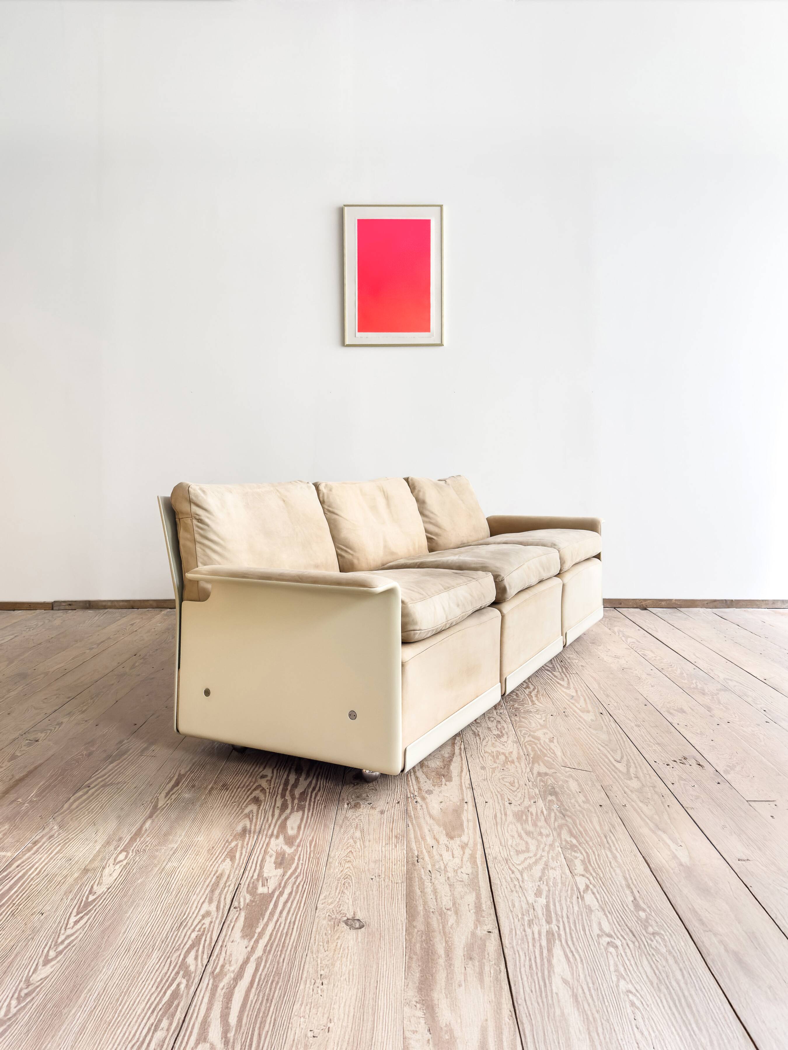 Canapé design 620 en suédine beige par Dieter Rams pour Vitsœ – Mid-Century