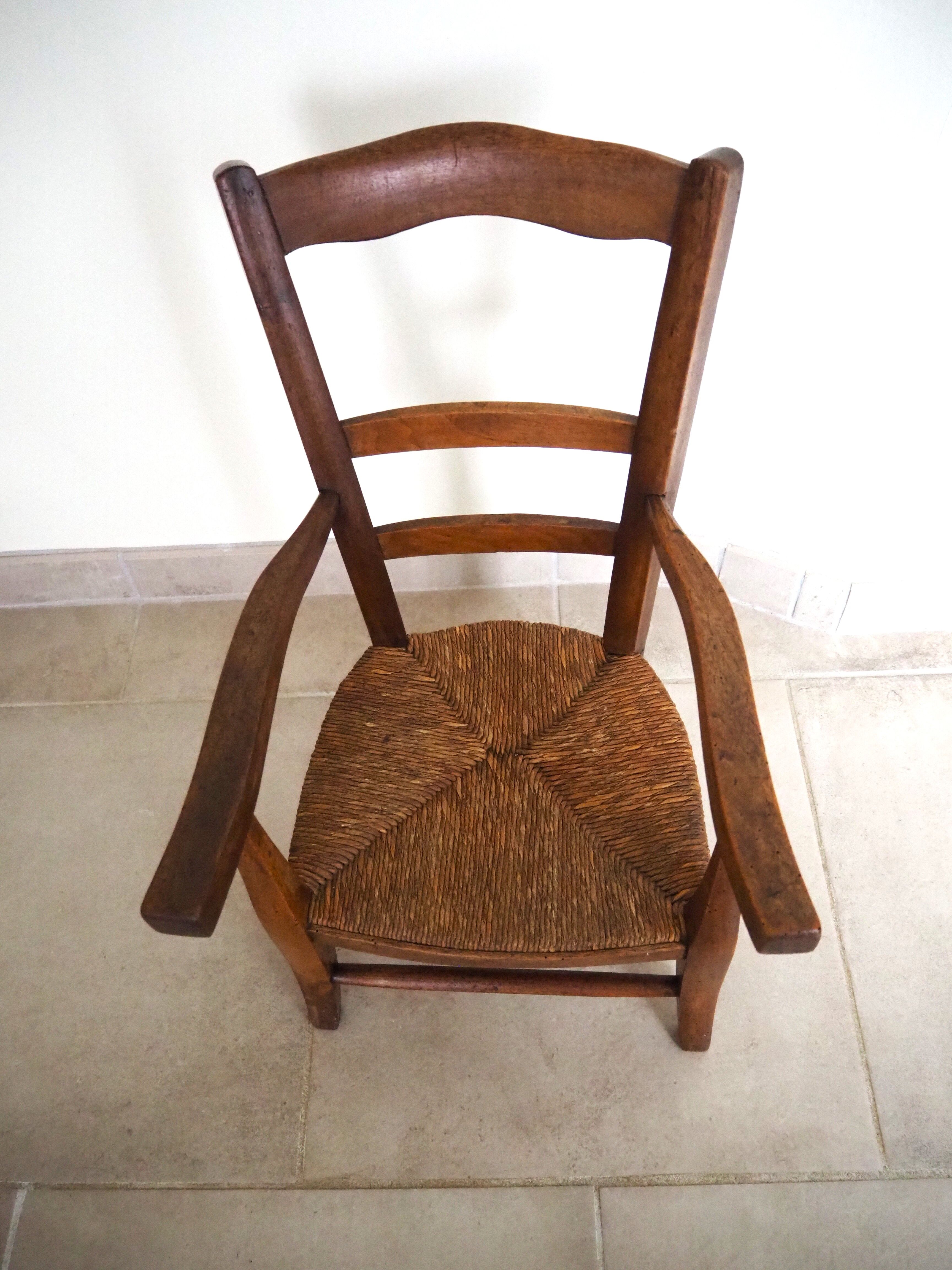 Ancien fauteuil de coiffeur pour enfant