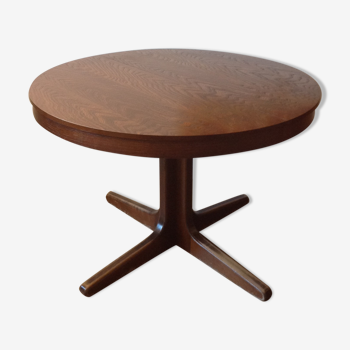 Scandinavian round elm table by Lb