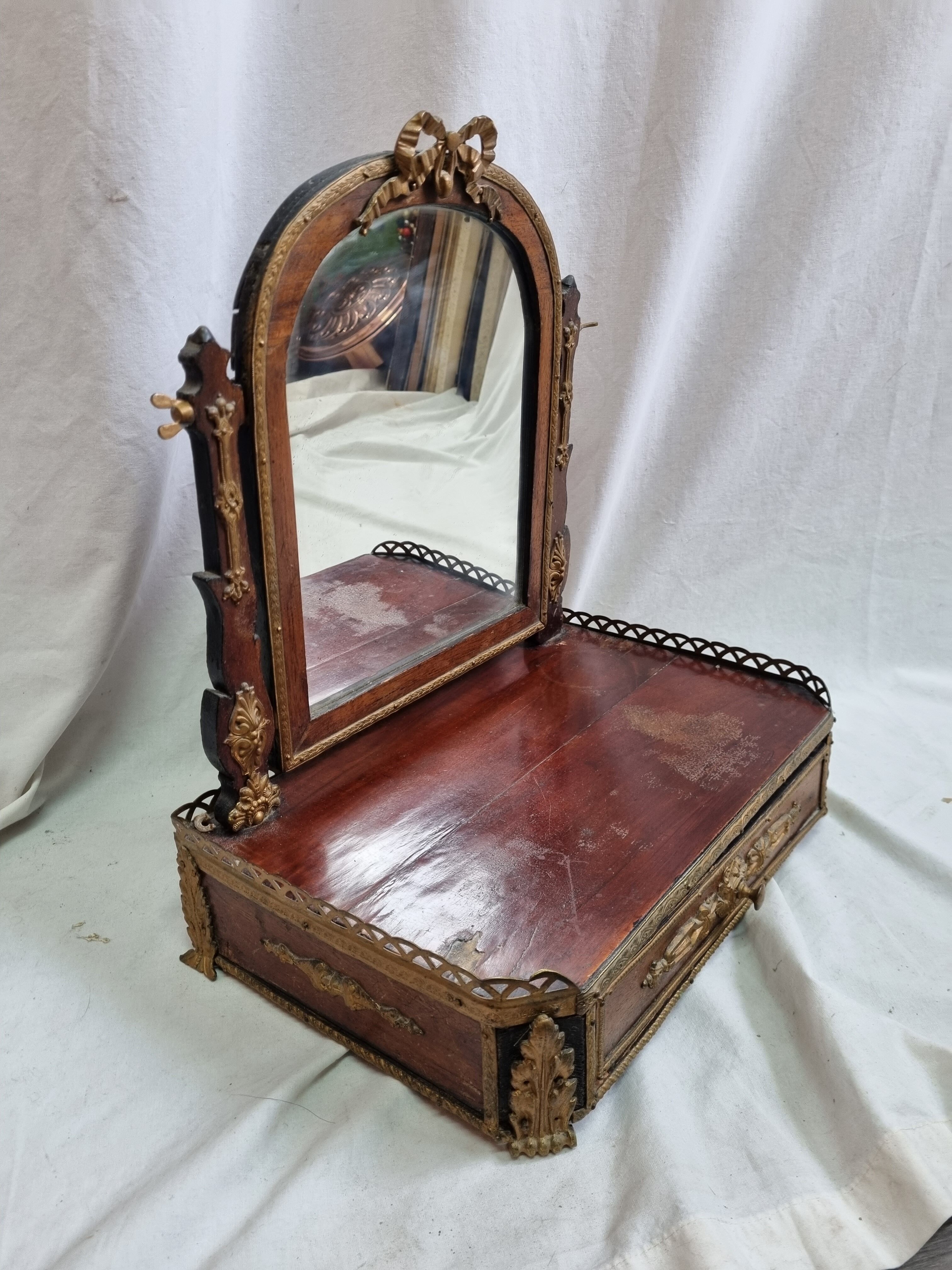 Coiffeuse de table Louis XVI