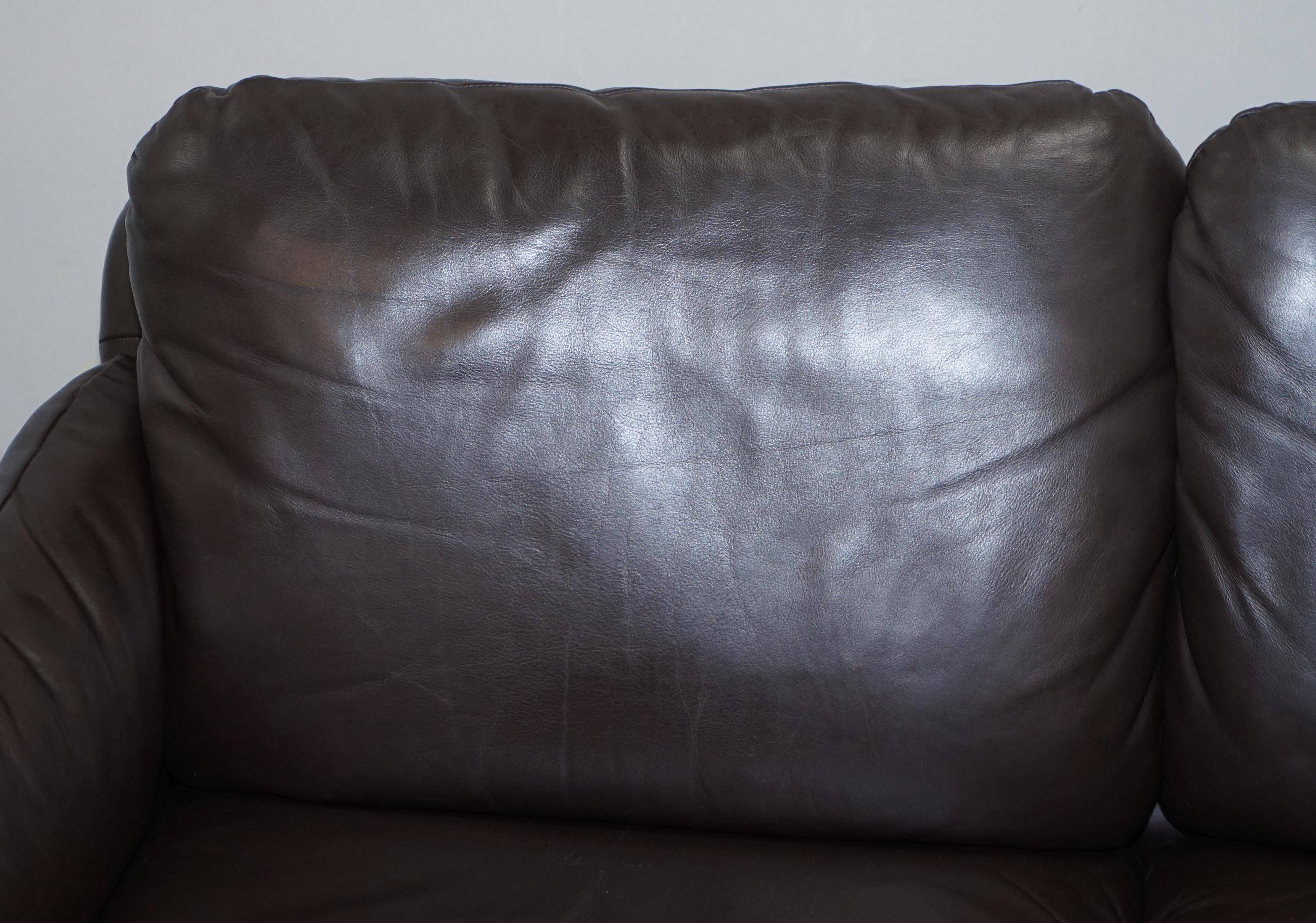 Two-seater Danish leather canapé Mid-Century Modern