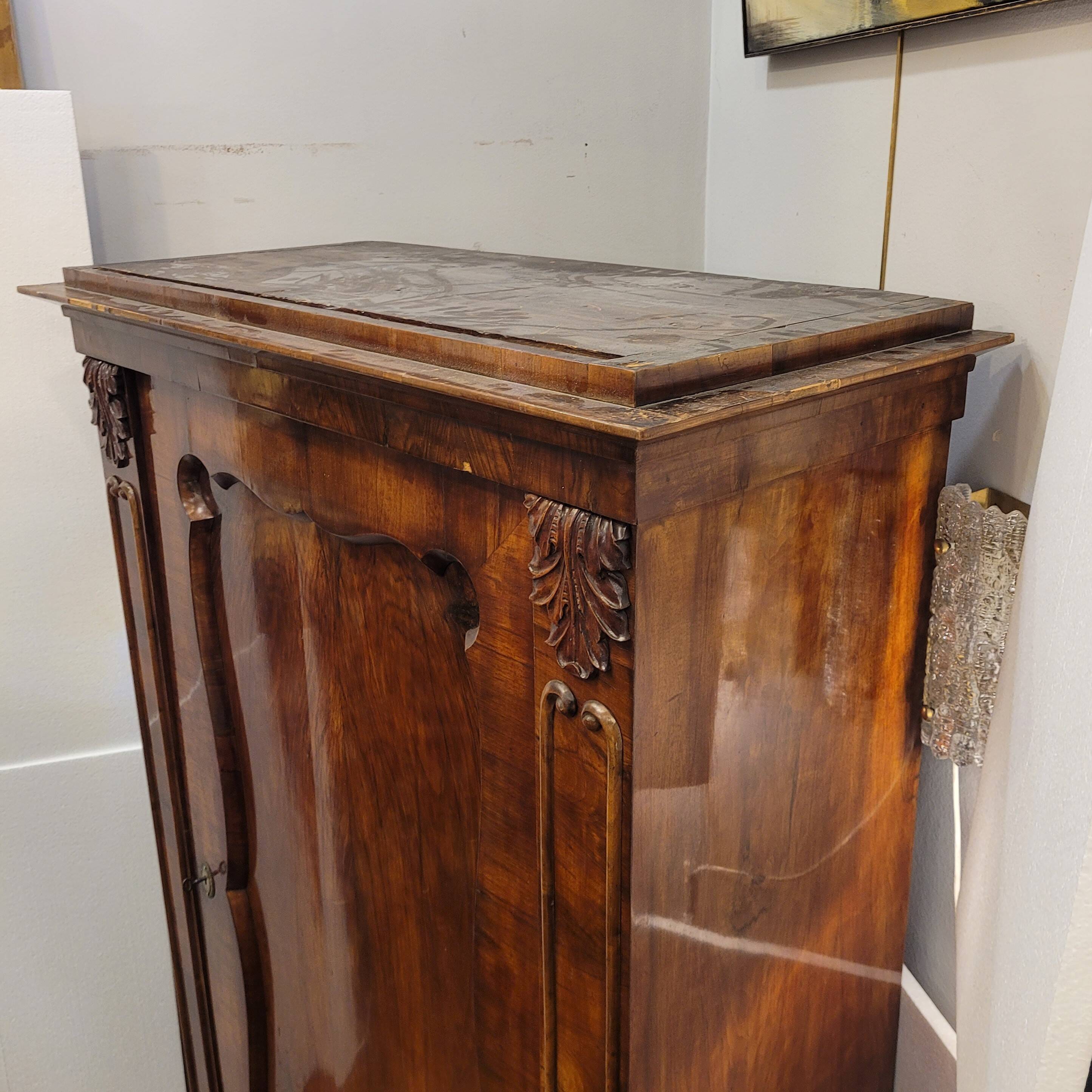 Armario / Gabinete estilo Biedermeier, madera de fresno, circa 1840 – Alemania