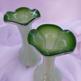Paire de vases en verre soufflé multicouches style Murano anciens, rétro colorés, Art déco
