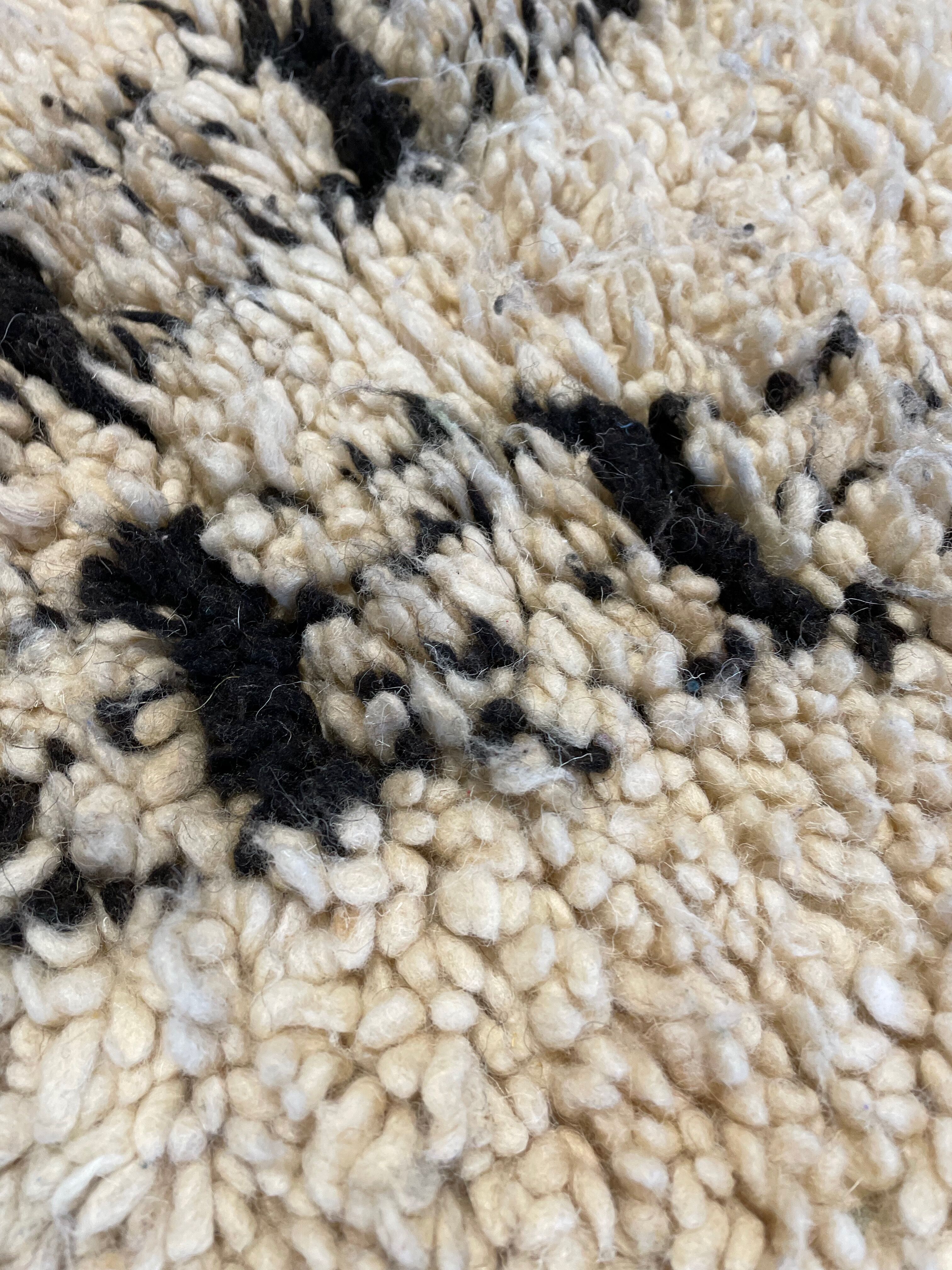 Moroccan berber carpet Beni Ouarain 100x225 cm