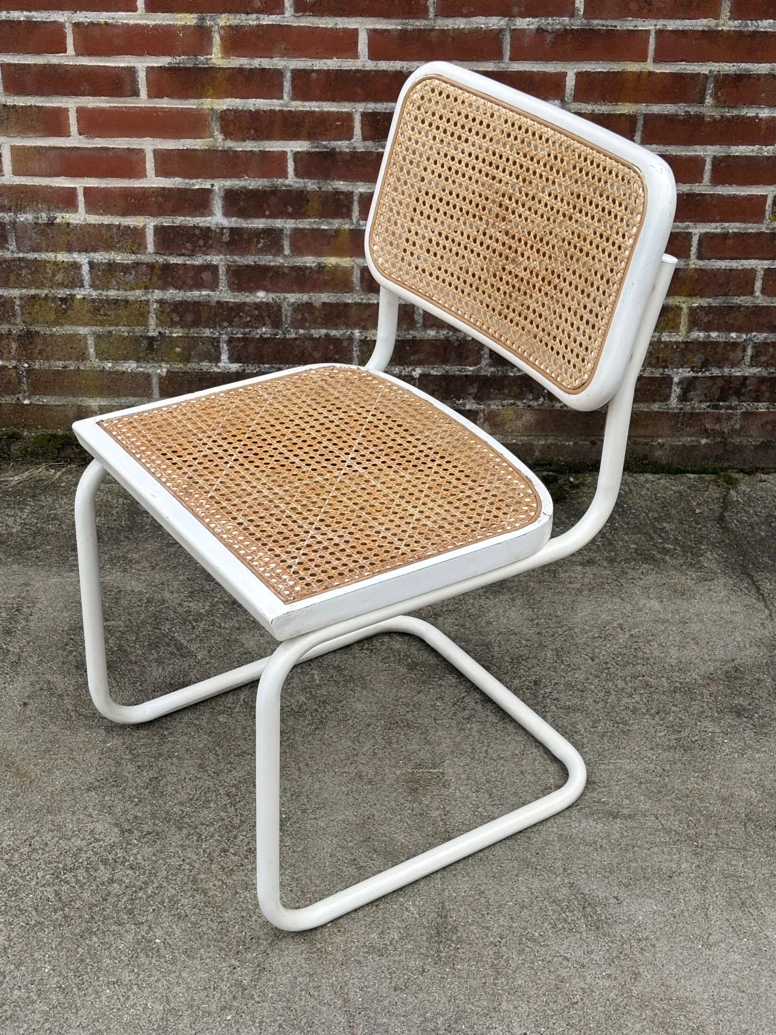 Cesca design chair b32 model in white
