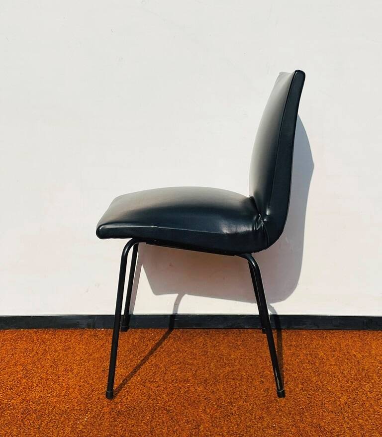 Pair of 'Robert' chairs by Pierre Guariche for Meurop