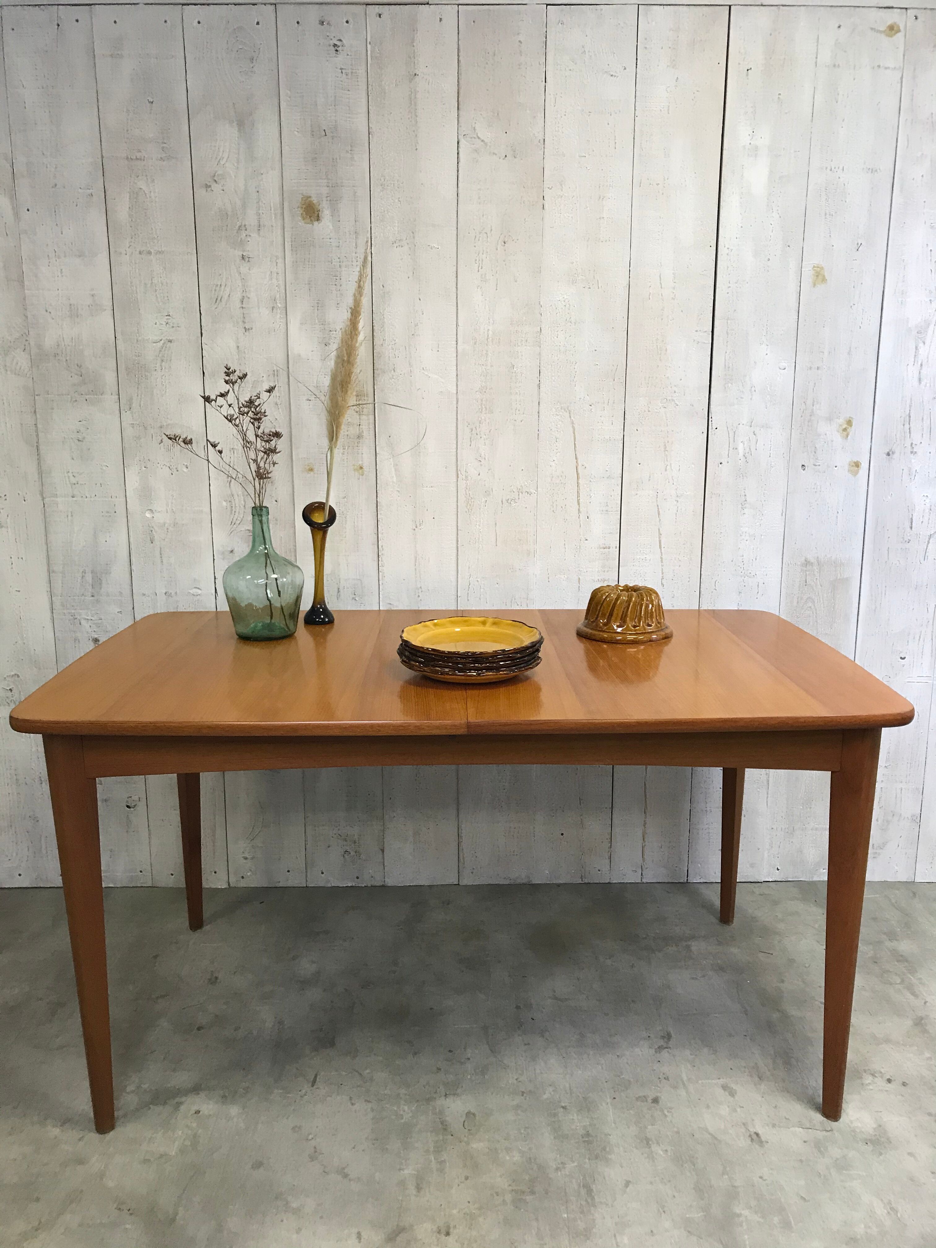 Vintage expandable table