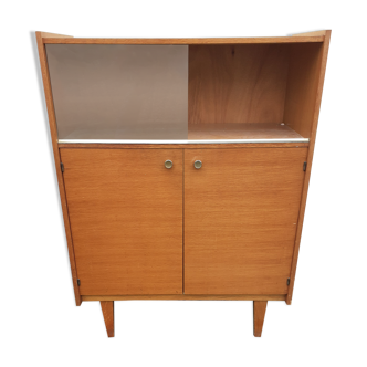 Commodity with vintage showcase