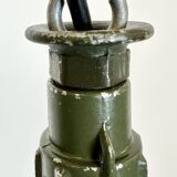 Suspension militaire industrielle en émail vert avec plateau en fonte d'aluminium, 1960s