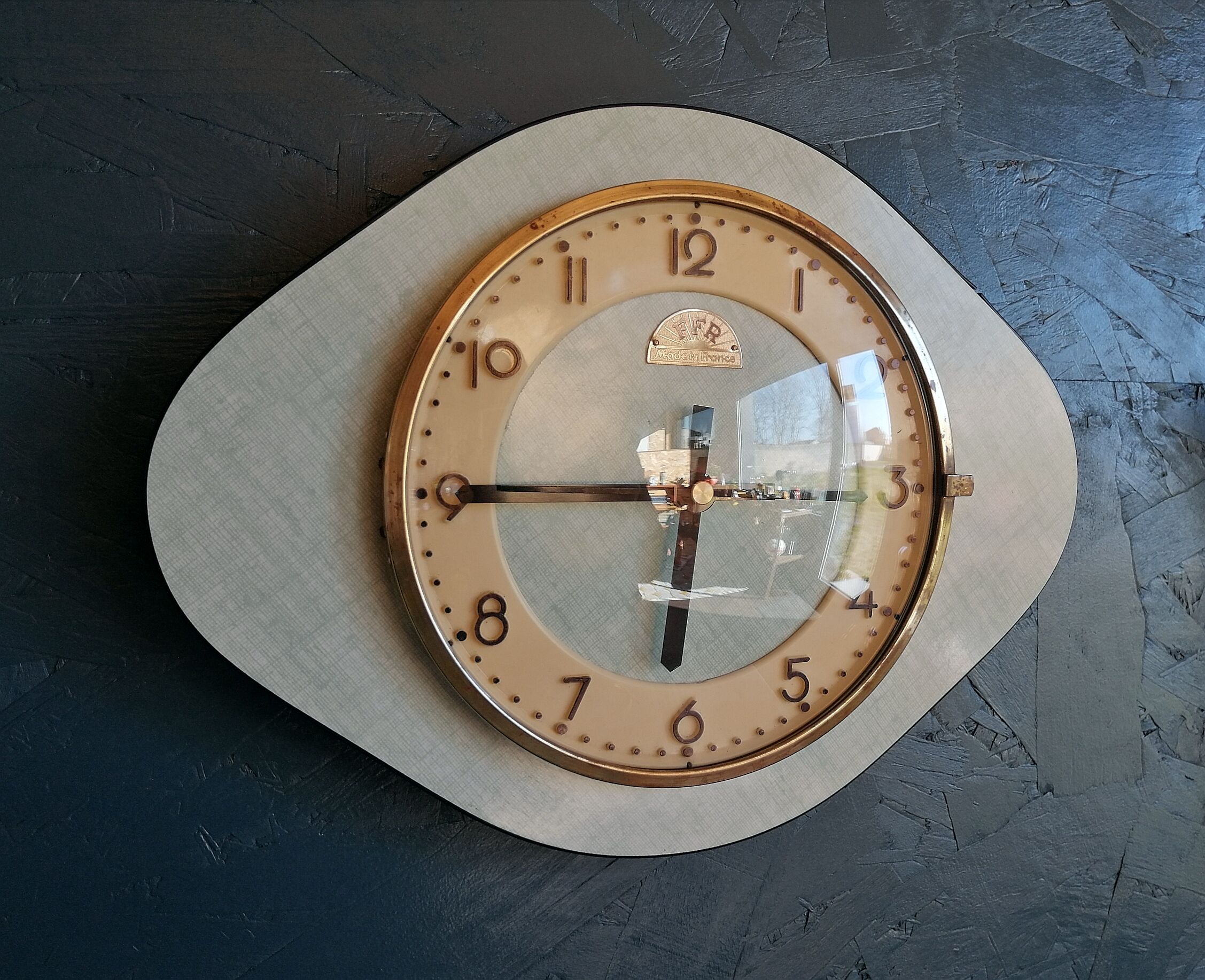 Vintage clock, wall clock "tender green FFR"