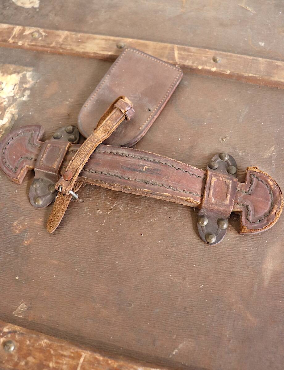 Lavoët hat trunk