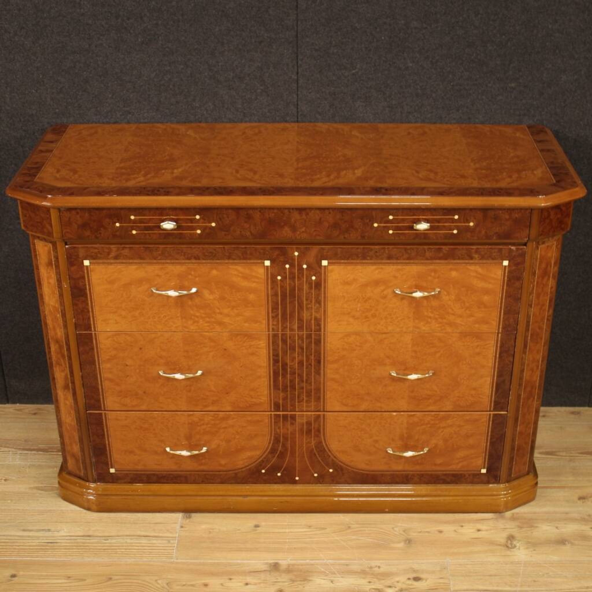 Italian commode in wood from 20th century