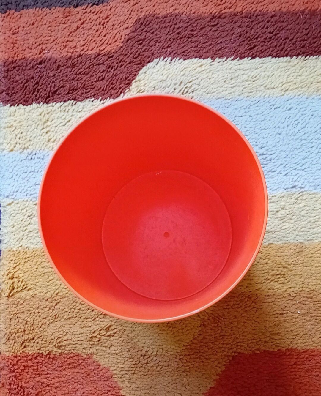 Orange paper bin Syla, 1970