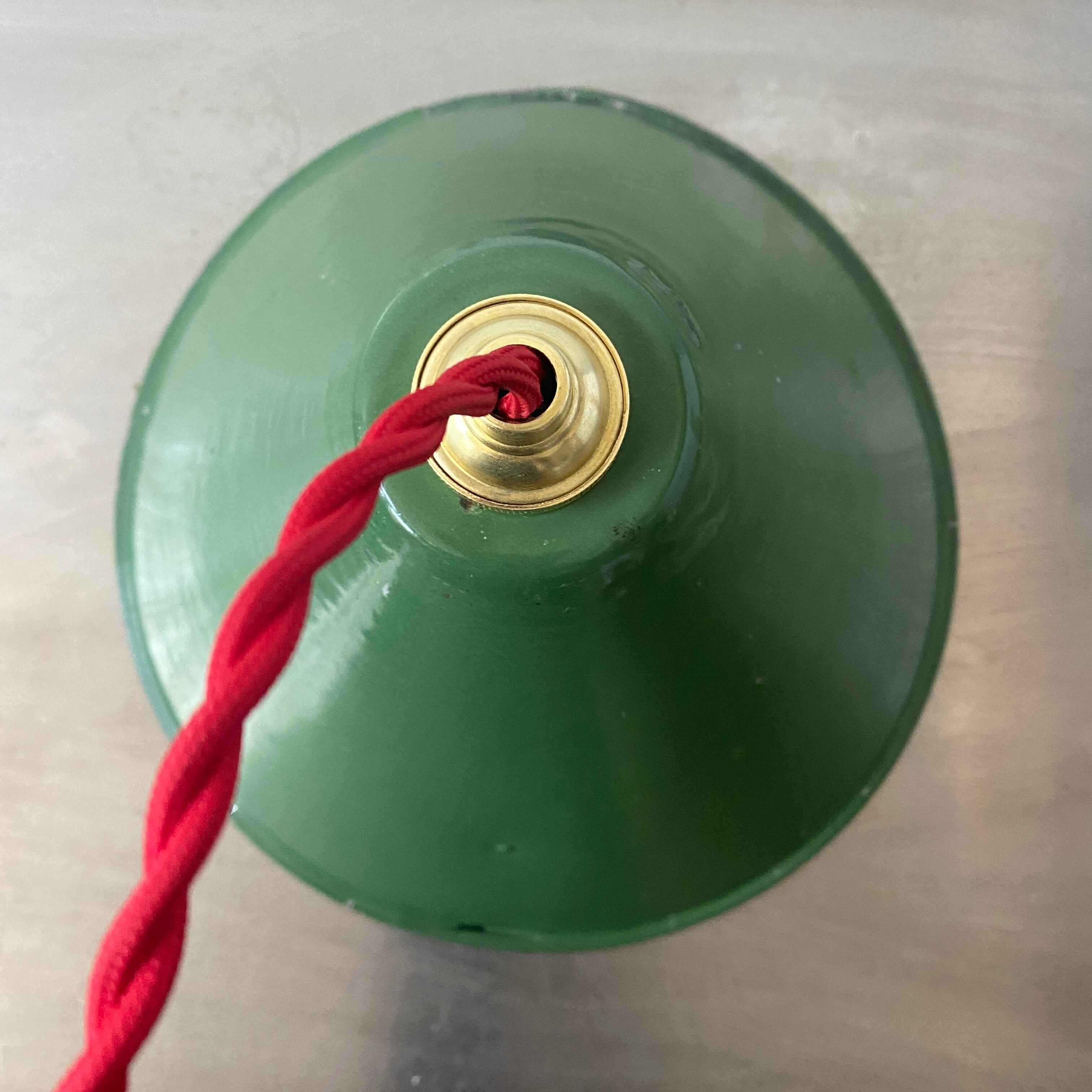 Lot 2 industrial suspensions green emaillees 20 cm