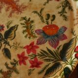 Round top vintage plastic flowers