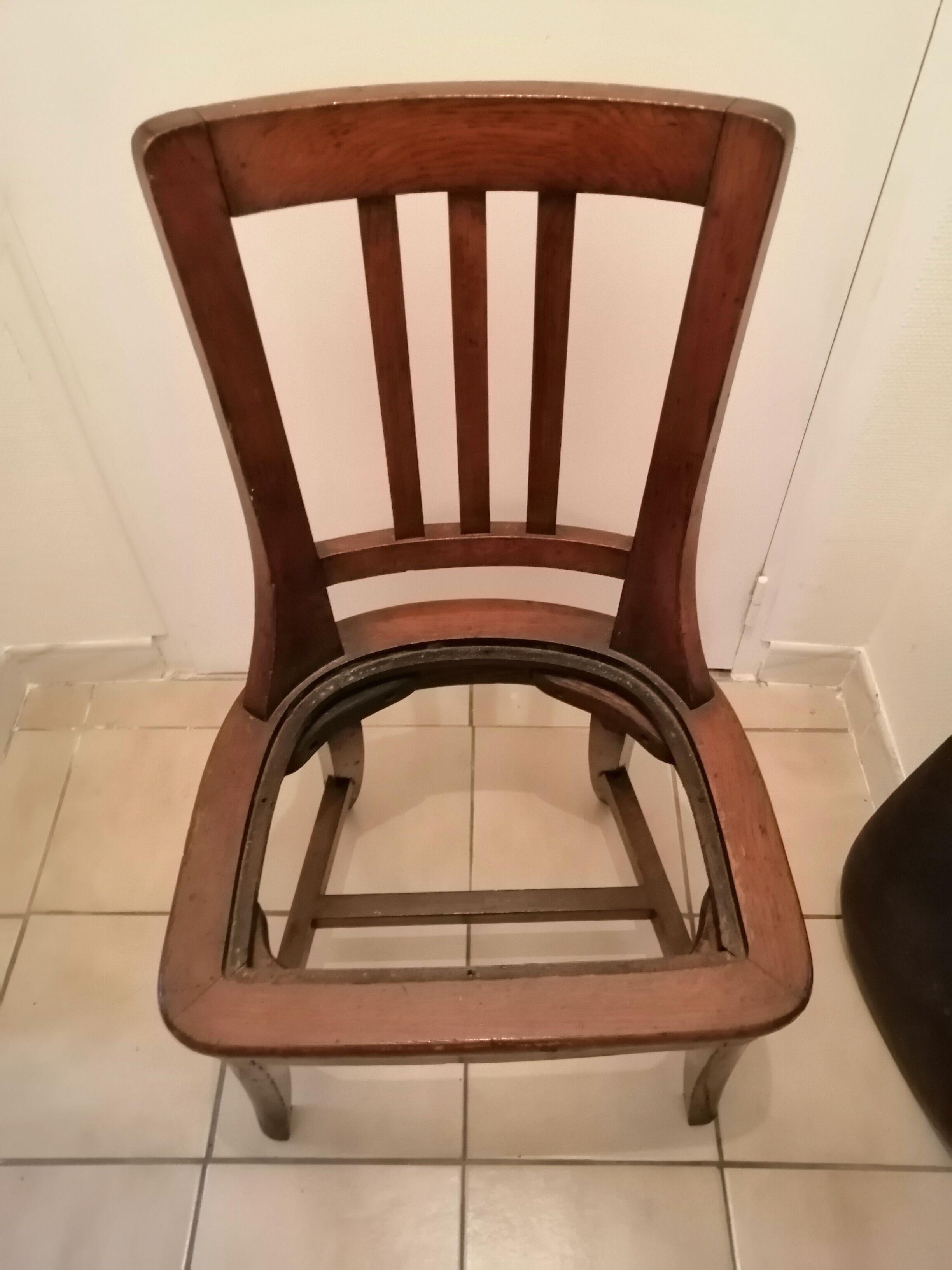 Chaise d'aisance en bois ancienne chene massif