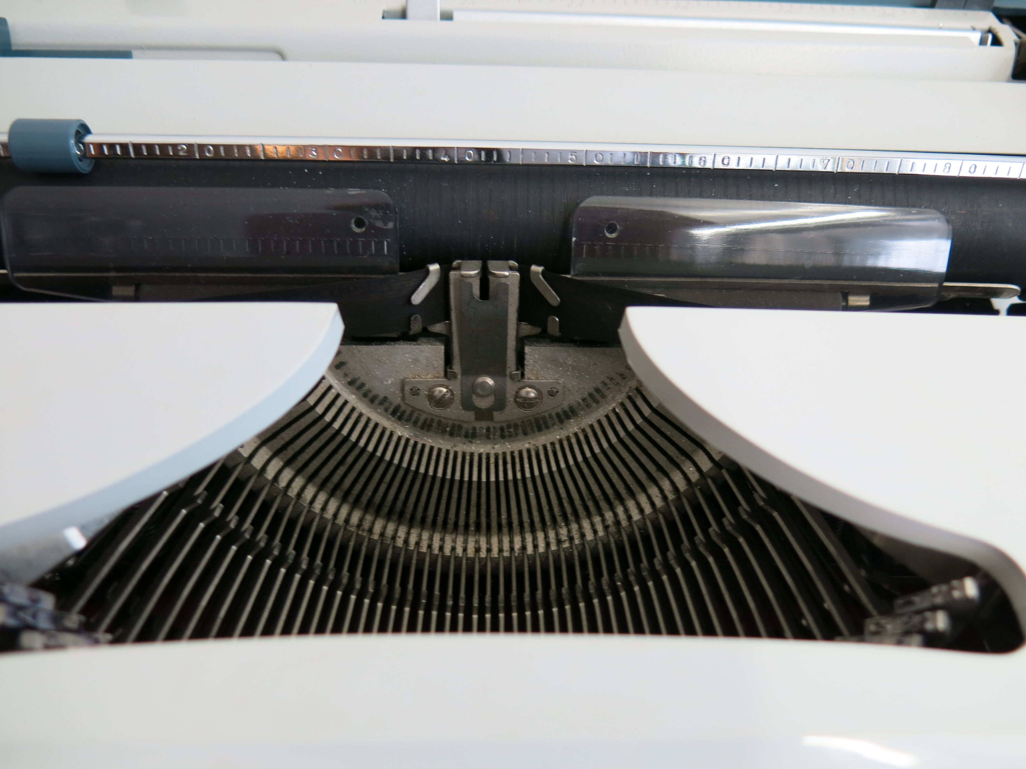 Typewriter Daro Erika Model 60