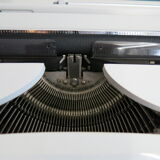 Typewriter Daro Erika Model 60