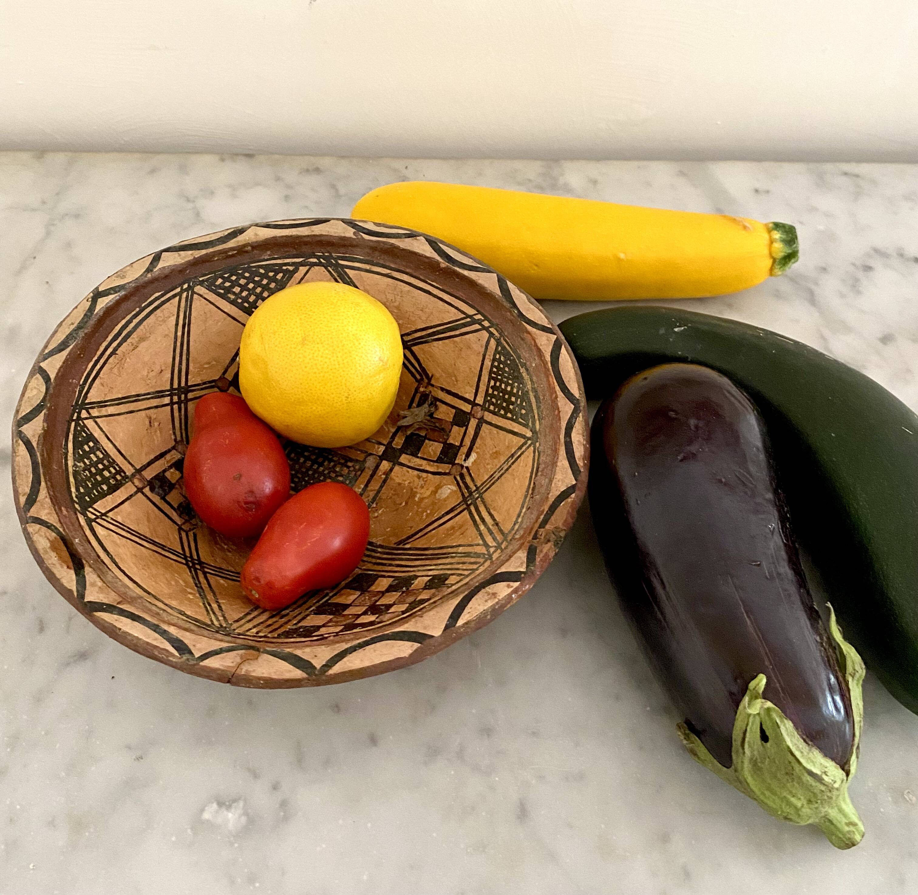 Kabyle dish in painted terracotta