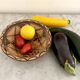 Plat kabyle en terre cuite peinte