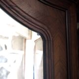 Mirror cabinet with pediment