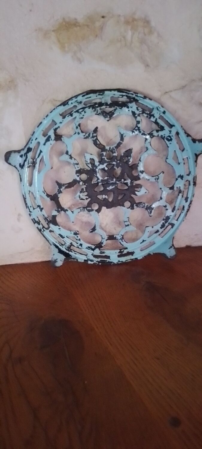 Vintage cast iron triflies