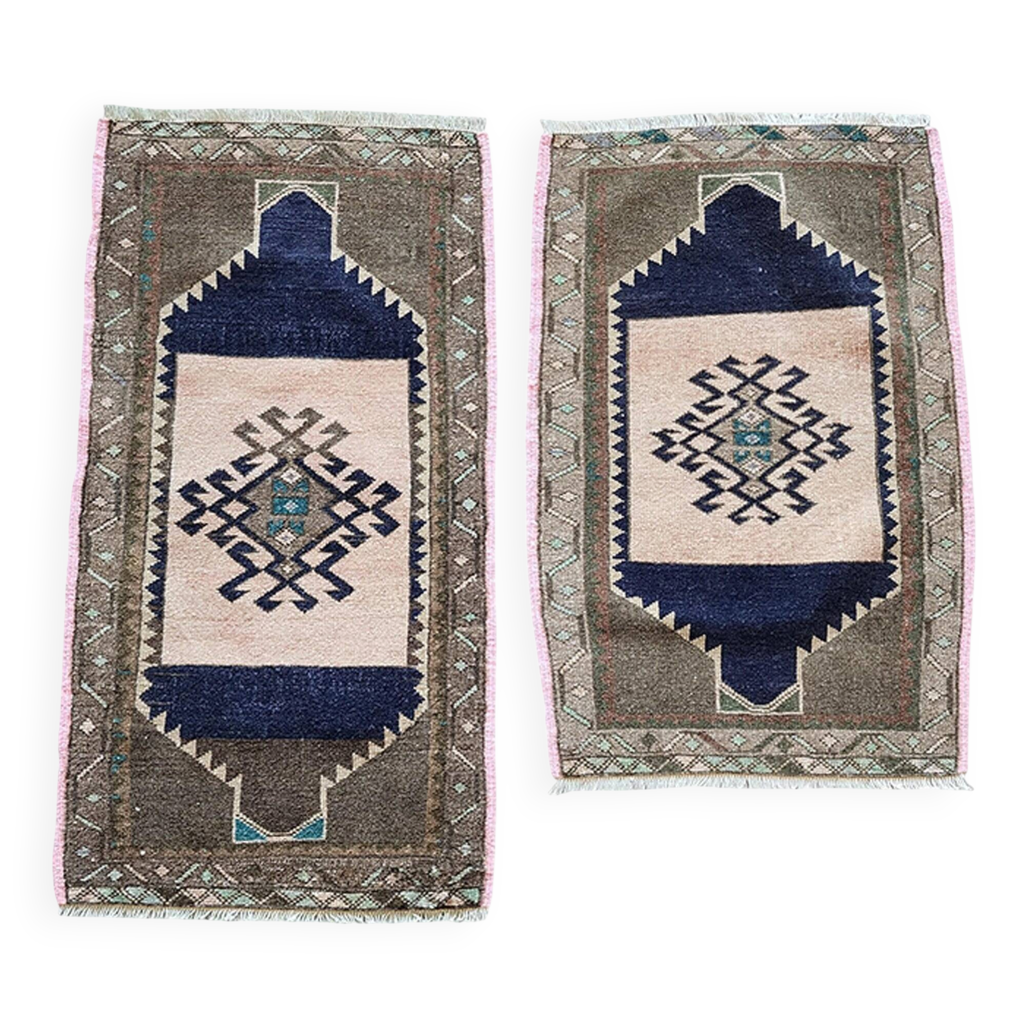 Vintage Turkish hallway rug 53x1 cm