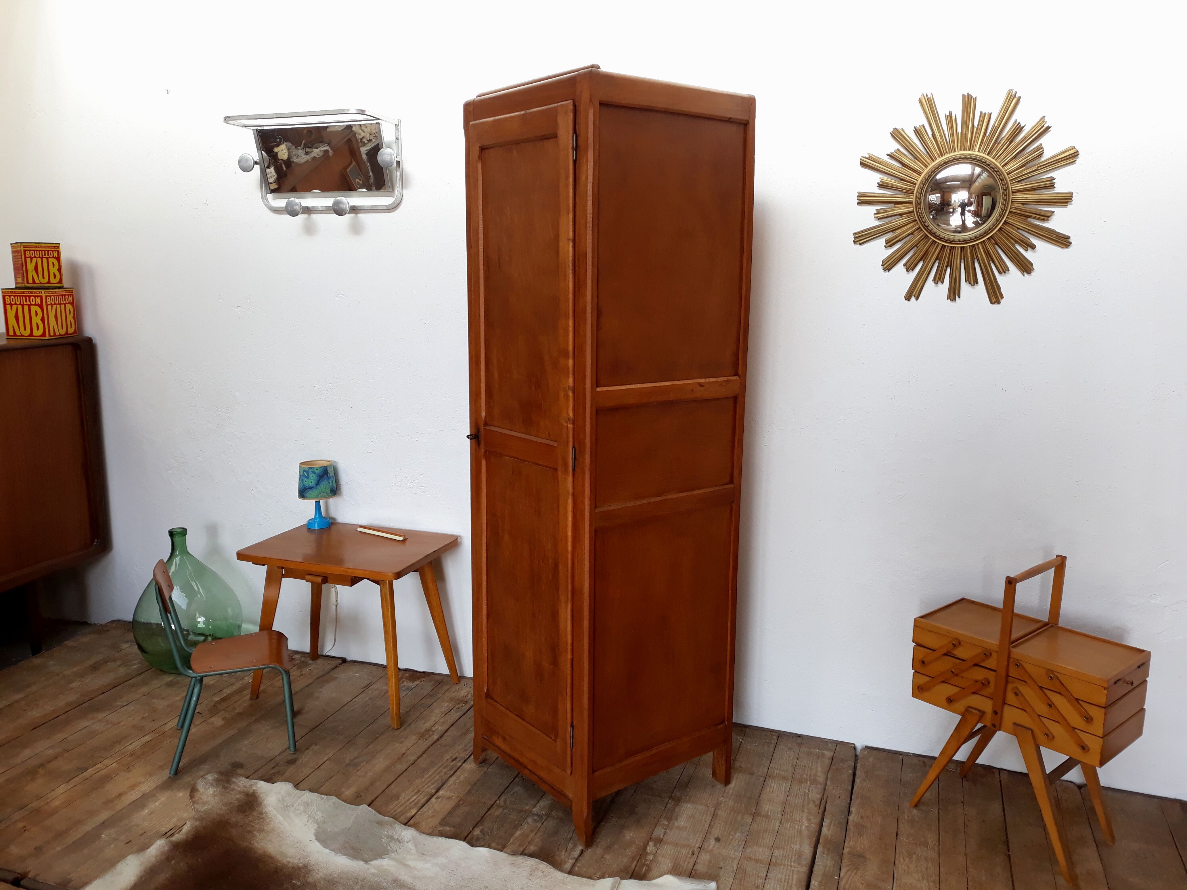 Armoire parisienne vestiaire vintage