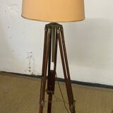 Tripod floor lamp in wood and adjustable brass