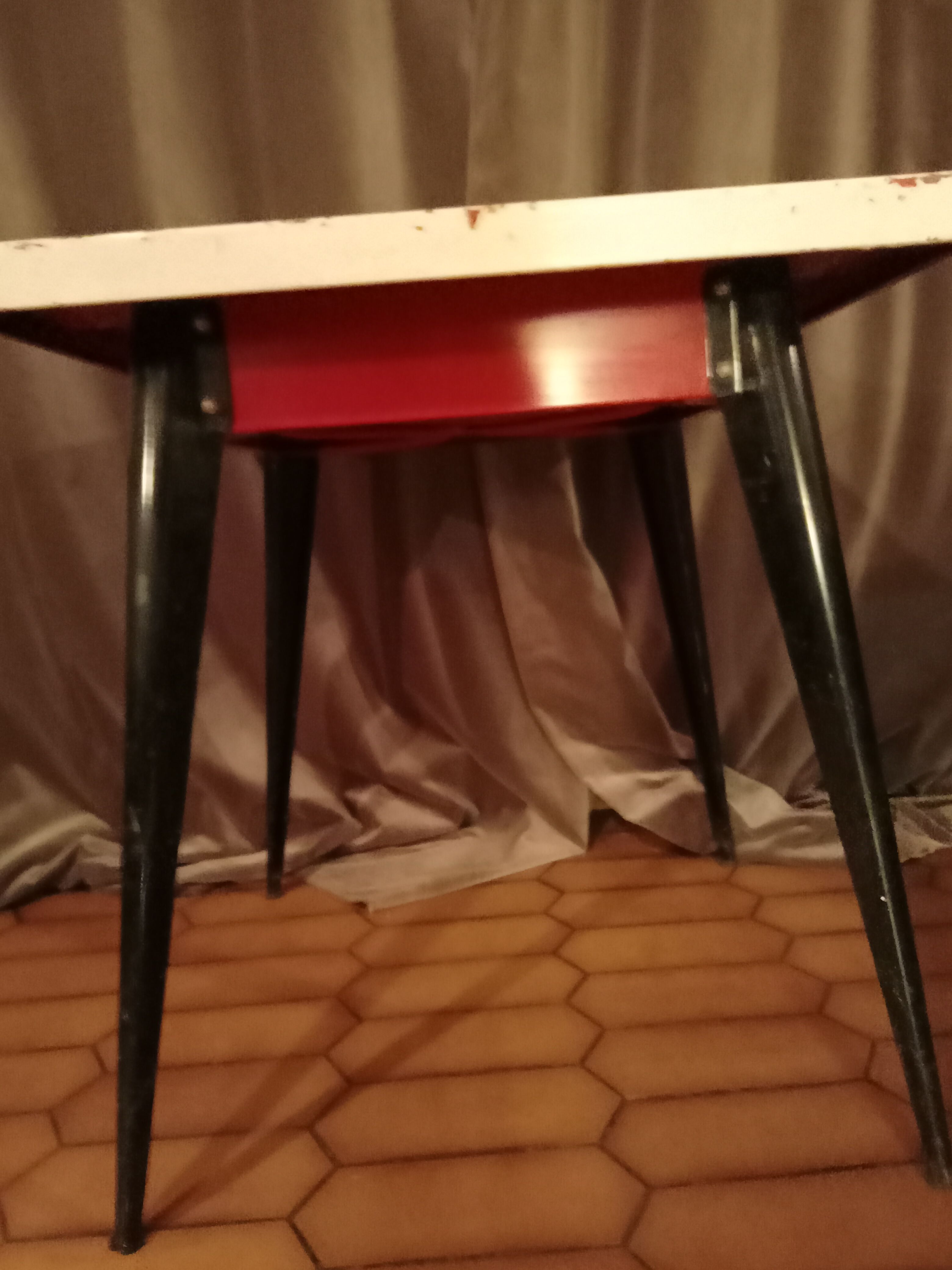 Table Tolix T55 by Xavier Pauchard