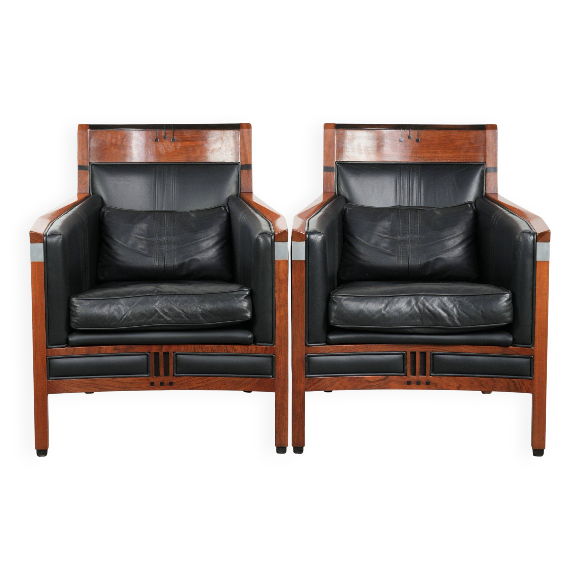 Set of 2 black leather Art Deco design armchairs in good condition