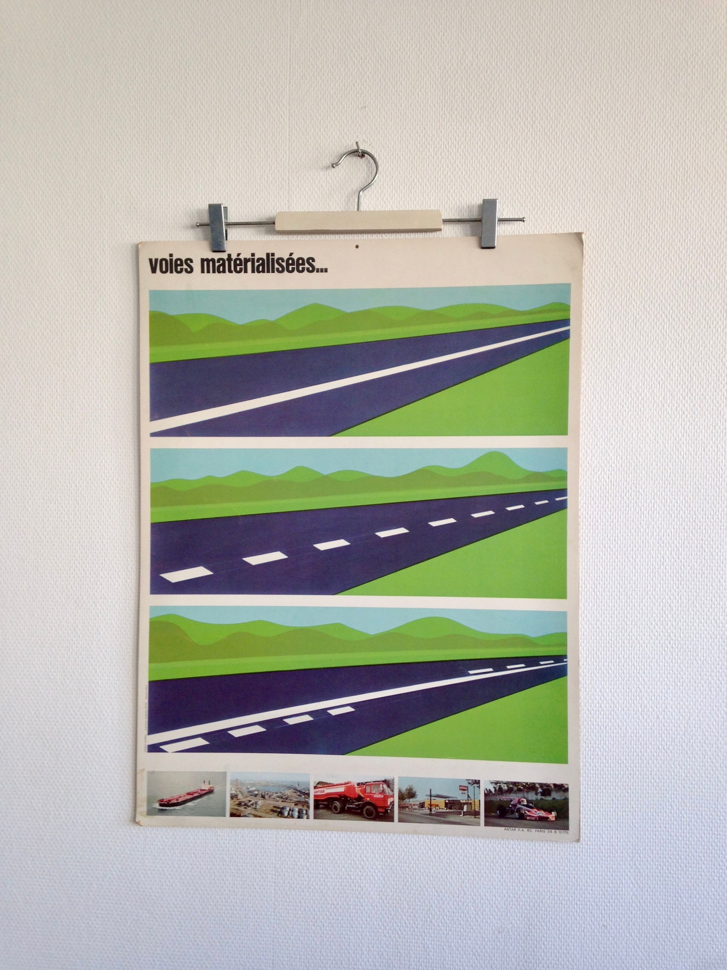 Poster school road safety Antar 1970 materialized channels