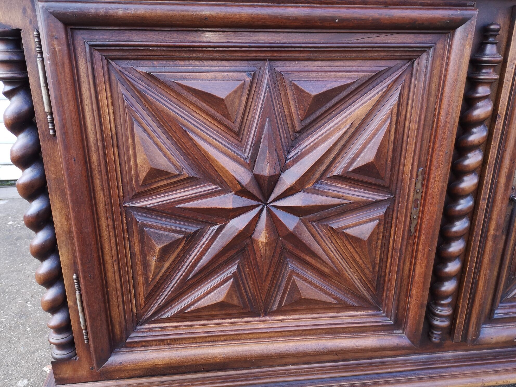 Louis XIII style buffet