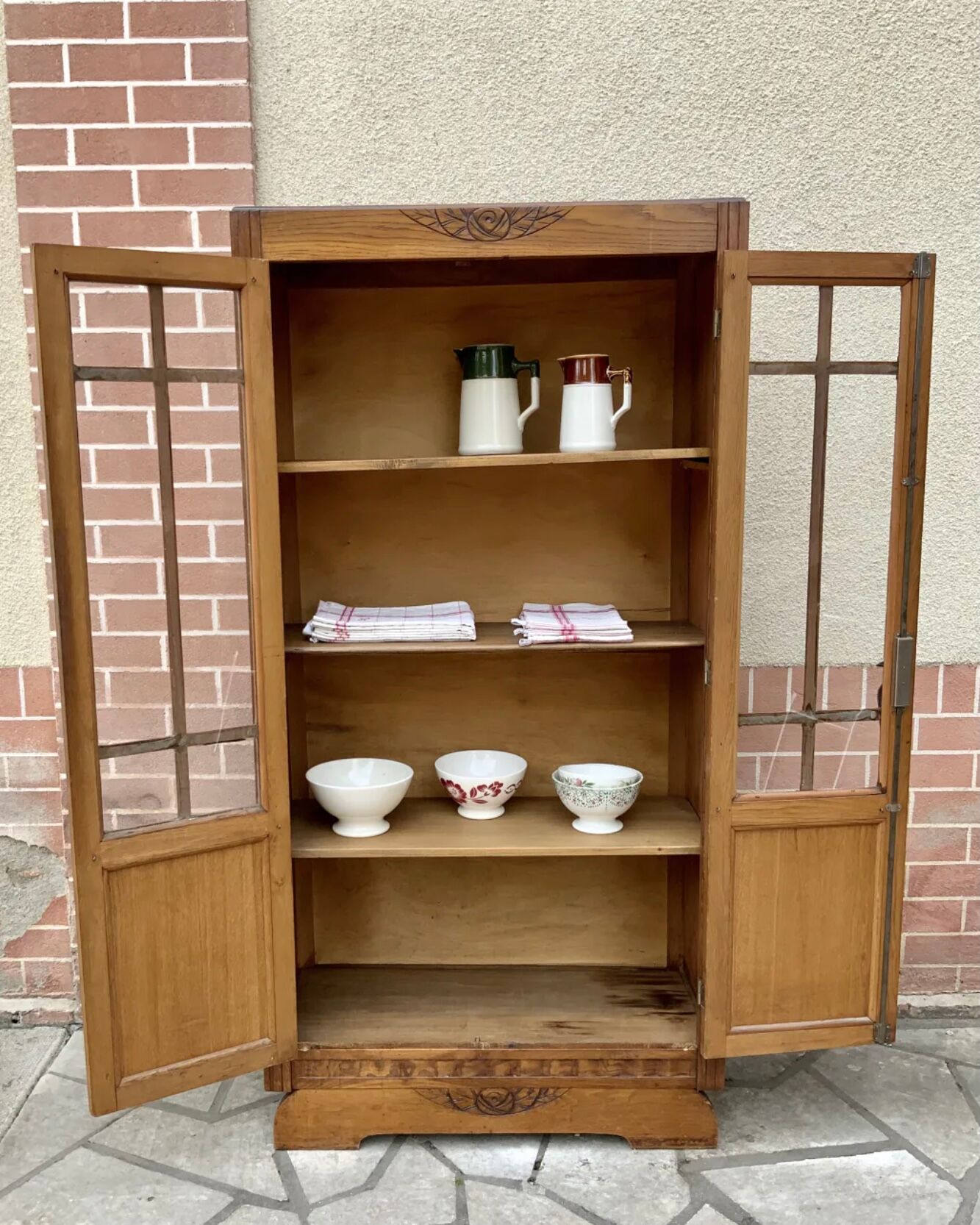 Parisian cabinet art deco glazed