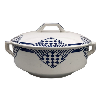 Tureen signed Moulin des Loups Hamage Orchies Nord France model Pantin
