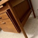 Desk with return