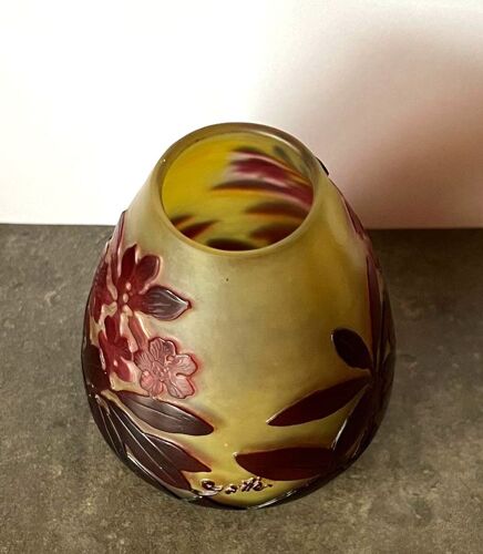 Vase en pâte de verre à décors de fleurs et feuillage Émile Gallé Nancy