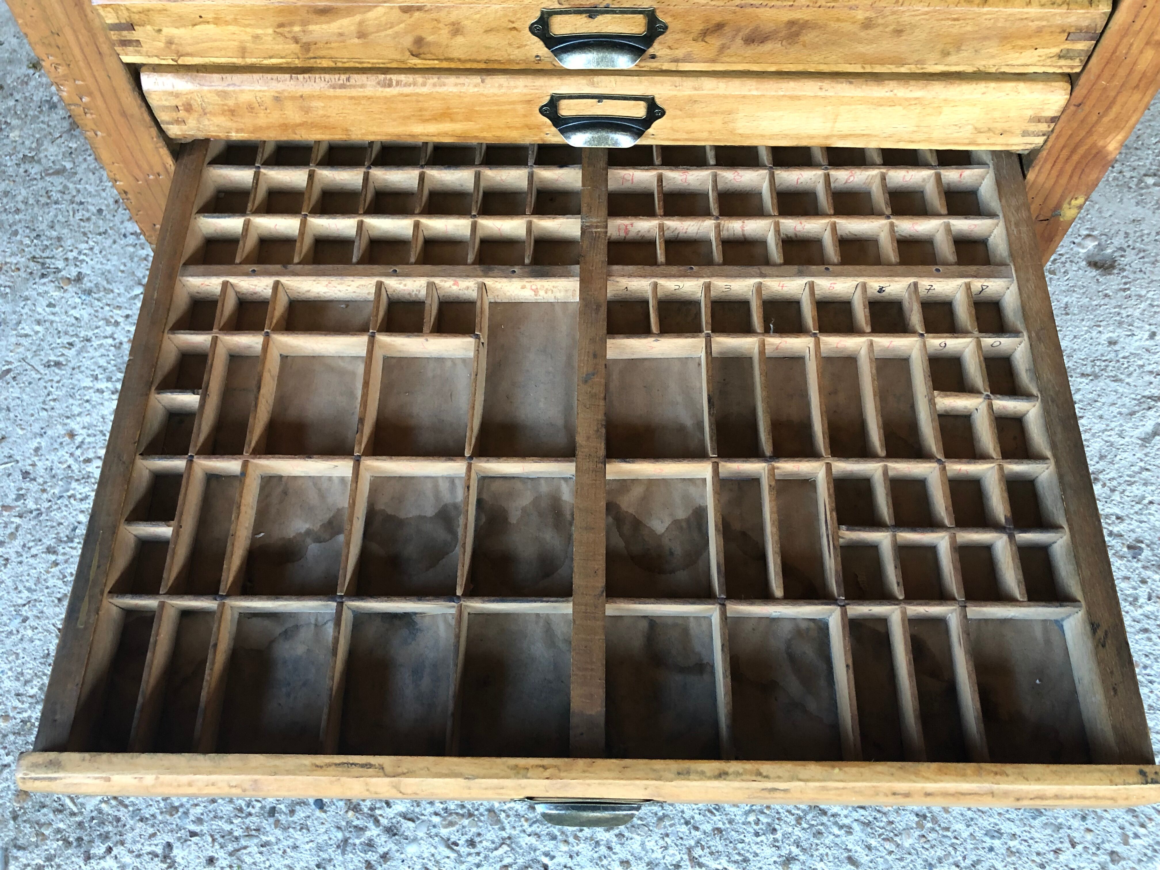 Oak craft cabinet has 13 drawers circa 40's / 50's