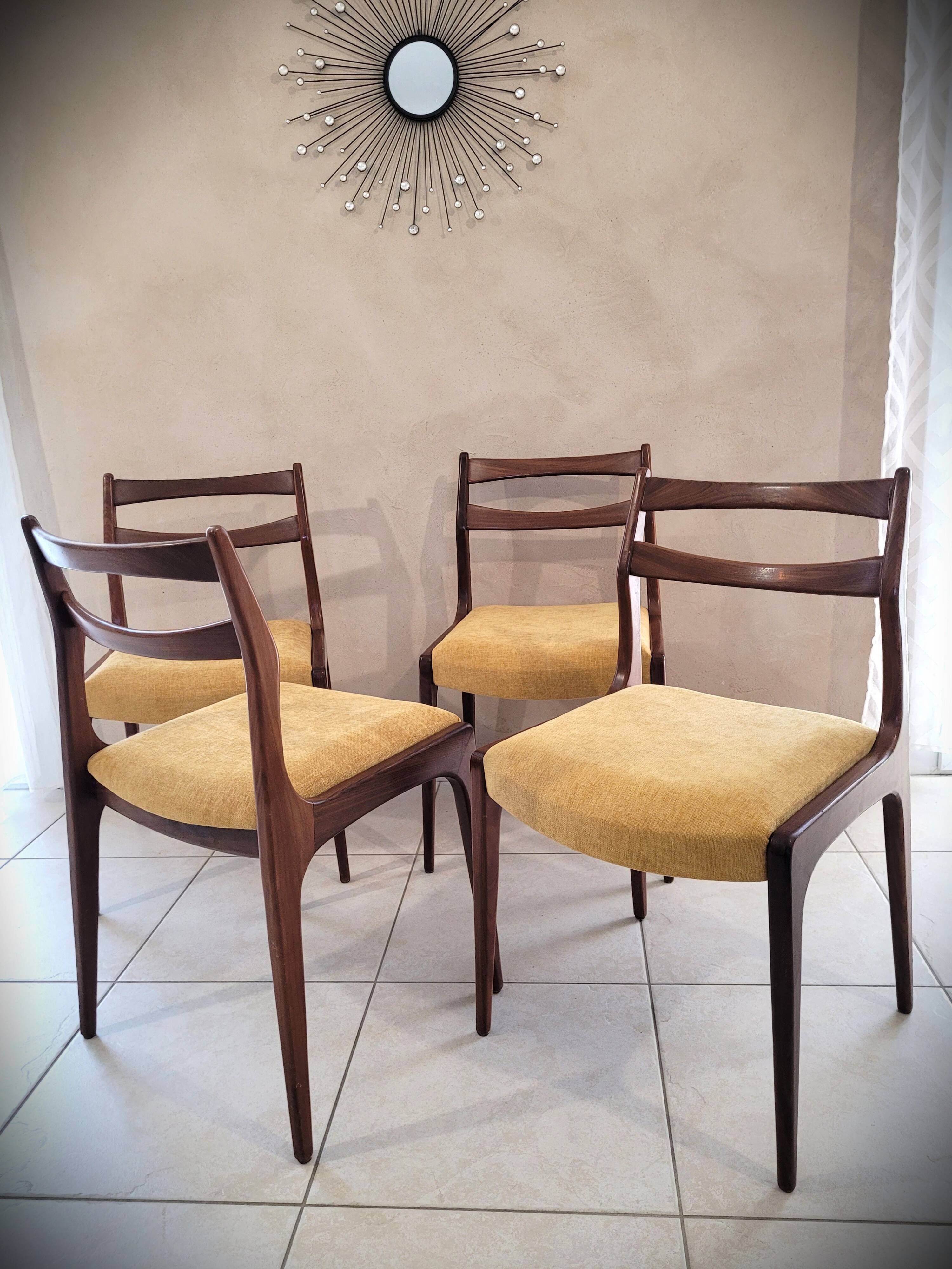 Set of 4 teak chairs with fabric seat in Scandinavian style.