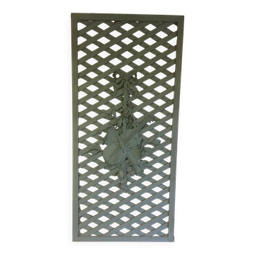 Wall panel, violin (resin) on wooden trellis