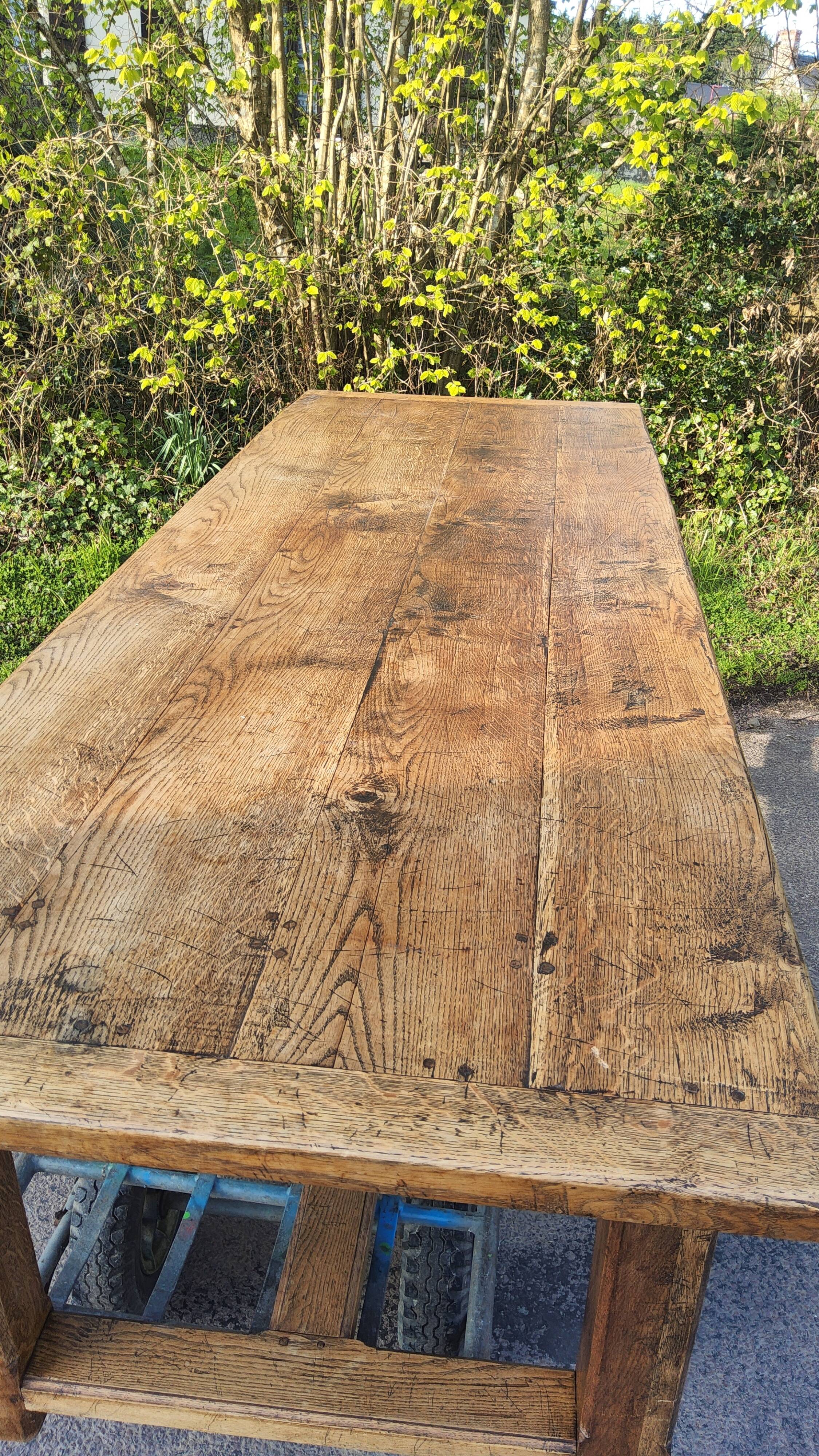 Farm table