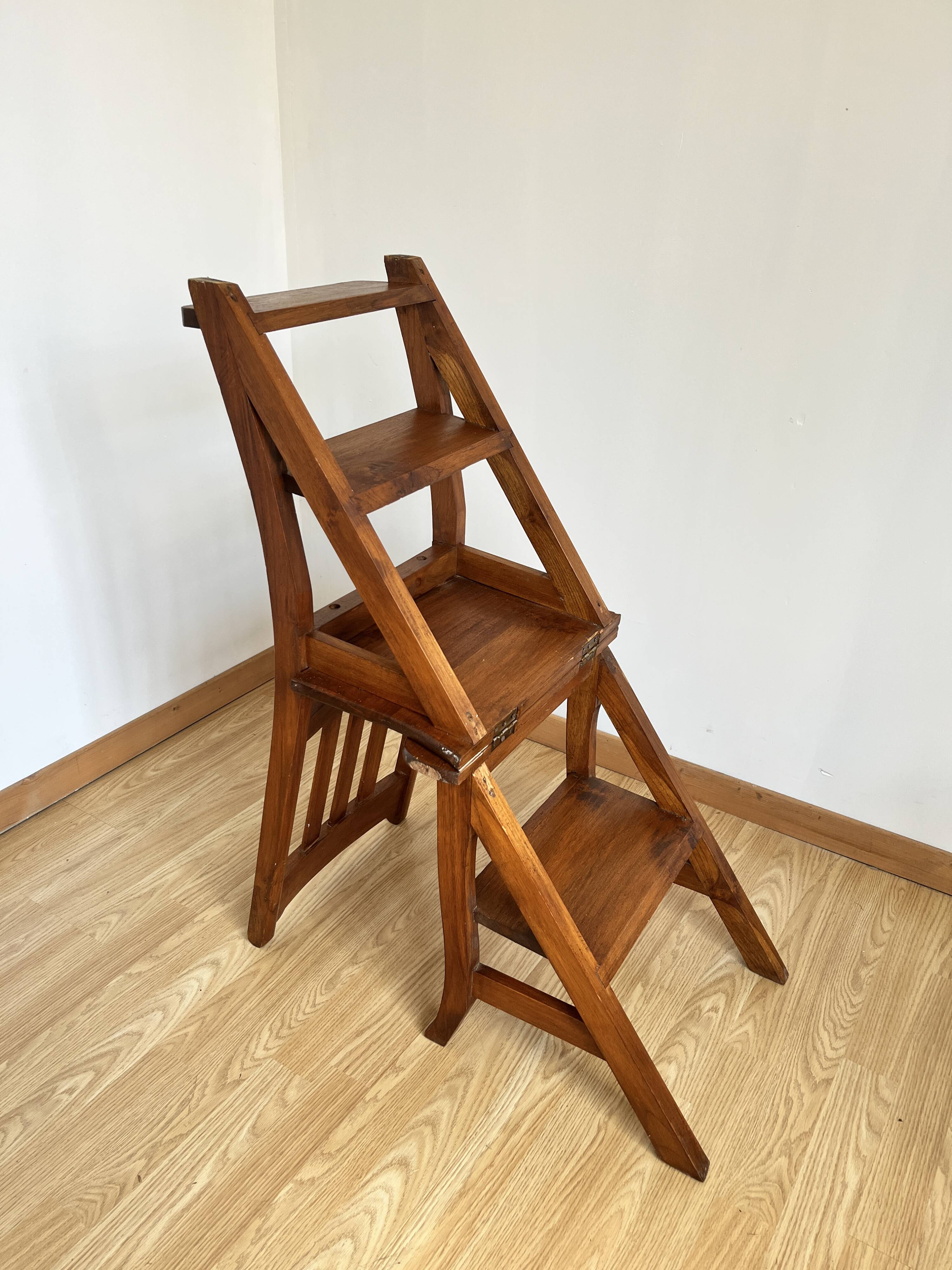Chaise escabeau en bois