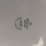 Porcelain flat plates with floral decoration