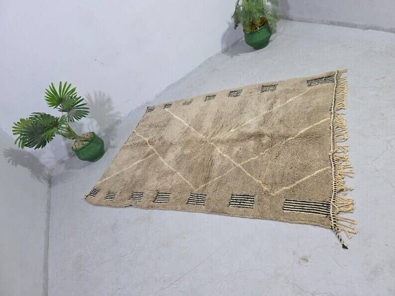 MAGNIFICENT BENIOURAIN RUG, 150/250cm