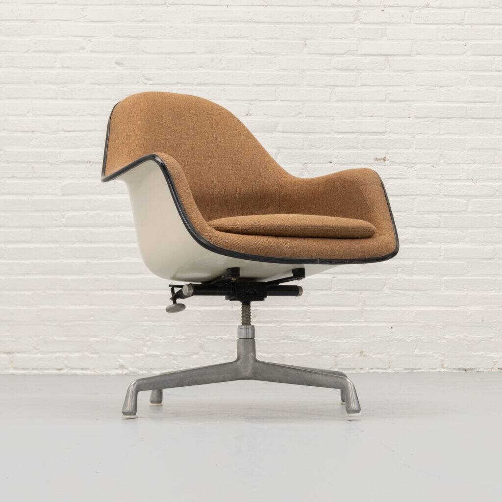 Eames Loose Cushion EC176 Chair Herman Miller 1970s