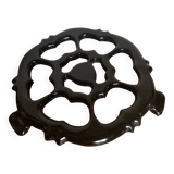 Enamelled cast iron trivet