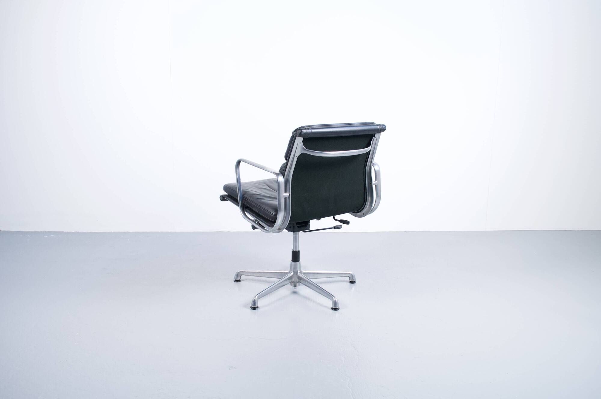 SOFT PAD CHAIR EA 217 EAMES BLACK LEATHER HERMAN MILLER PUBLISHED BY ICF 1970s