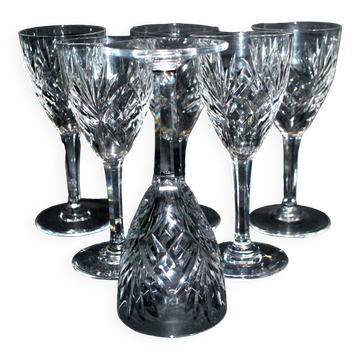 Set of 6 Chantilly wine glasses in cut crystal signed by Saint-Louis 14cm
