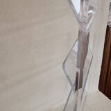 Wall-mounted plexiglass magazine rack